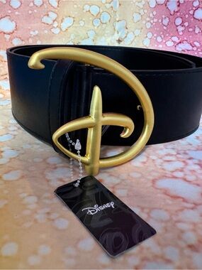 Disney Women's Gold Signature 'D' Buckle Down belt